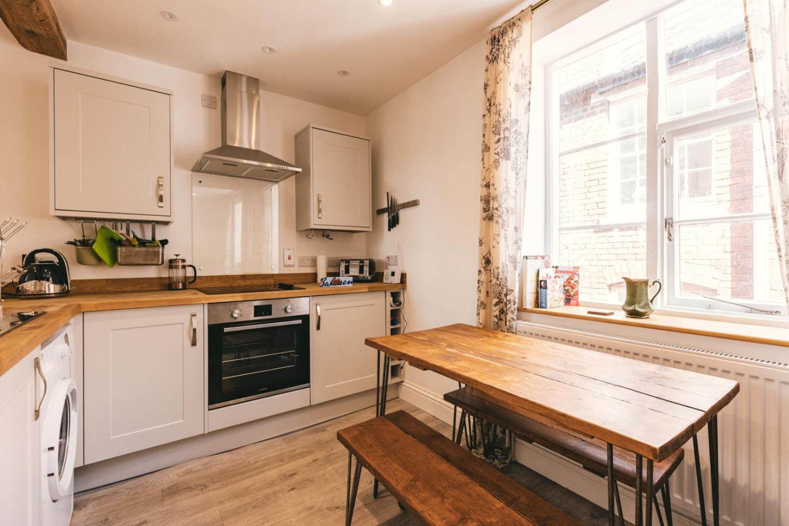Ludlow Town Centre Apartments Екстер'єр фото